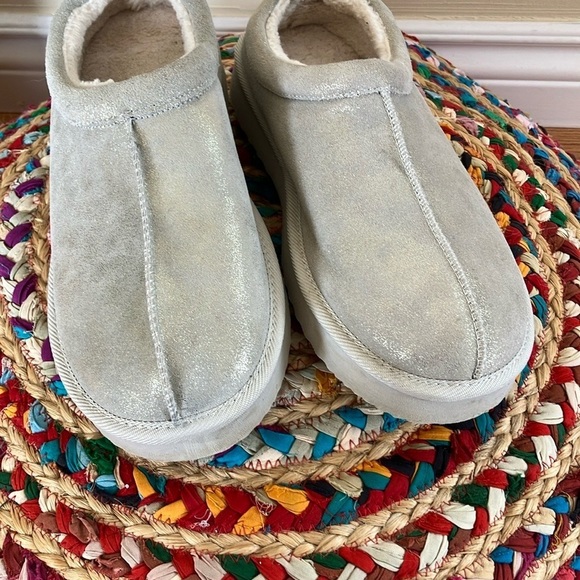 Silver Suede Leather Slip-On Shoes - Picture 3 of 8